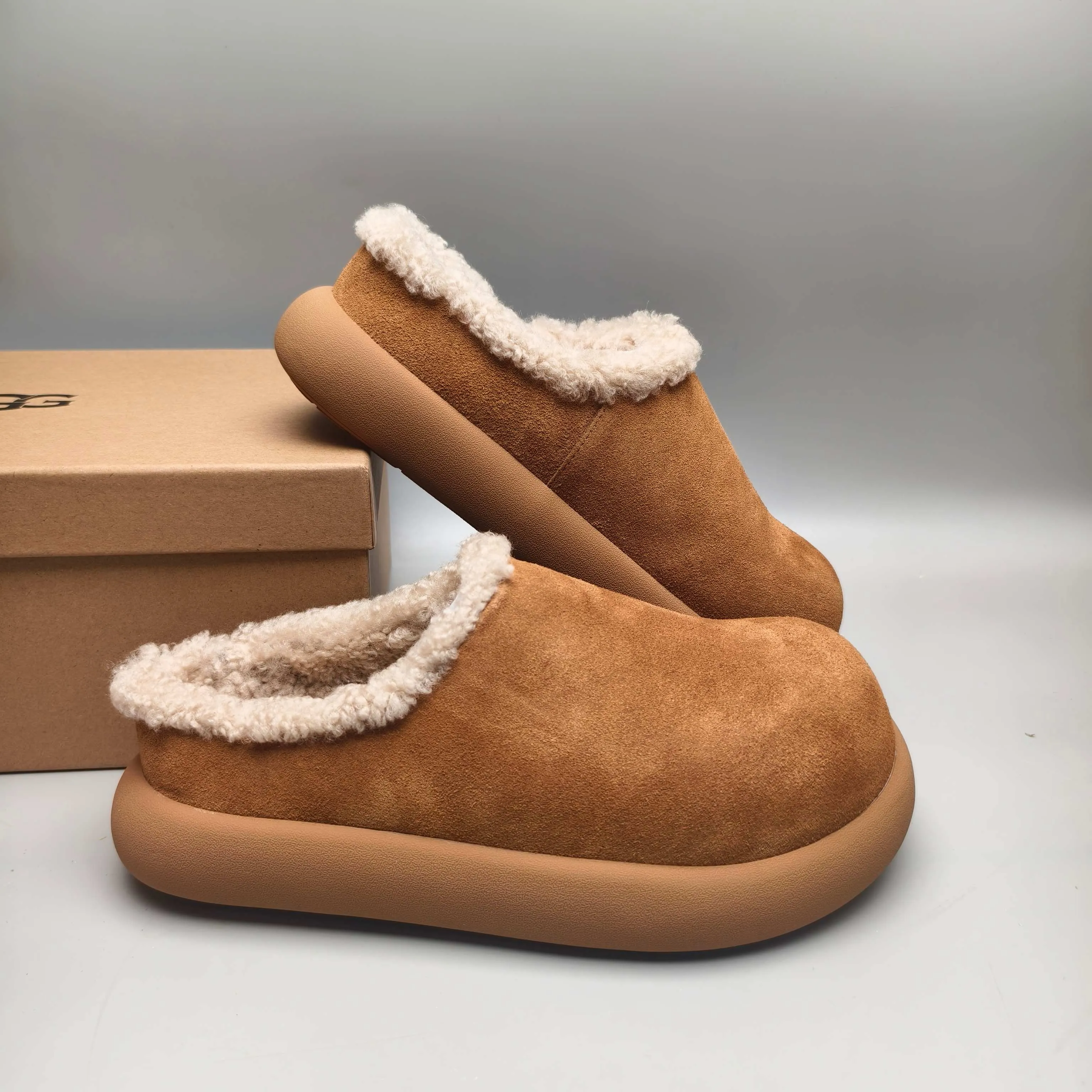 💰480 UGG sheepskin all-in-one snow boots 6088 UGG sheepskin all-in-one snow boots slip-on home shoes potato thick-soled women's shoes color: maroon antelope brown sand chocolate matching code: 35-40
